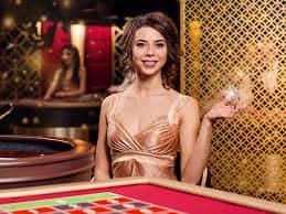 gold slots VIP Live Casino ကတ်ဂိမ်းများ တွင် ငွေကြေး MMK ဖြင့် ကစားနေသောပုံ