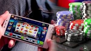 gold slots ငွေသွင်းငွေထုတ် KBZPay Wave Money မြန်မာ ကစားသူ ဖုန်းဖြင့် ငွေလွှဲနေသောပုံ
